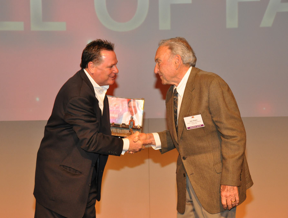 Joe Zukin Accepts OAAA Hall of Fame Award